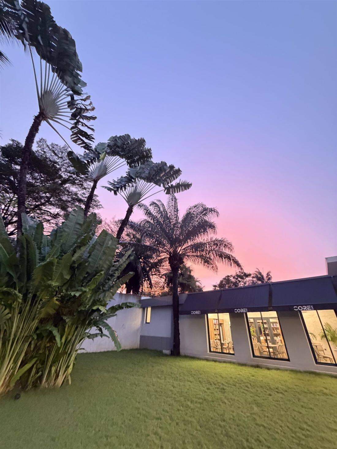 Le jardin de CORE au coucher du soleil